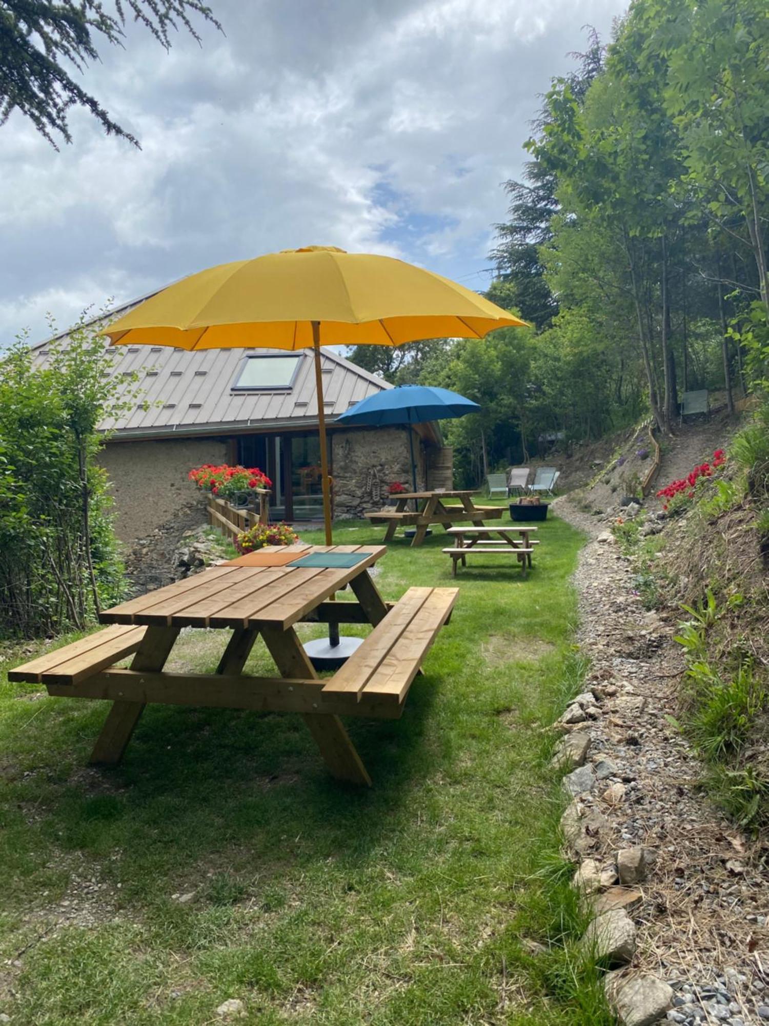 Le Couleau Acomodação com café da manhã Chateauroux-les-Alpes Exterior foto